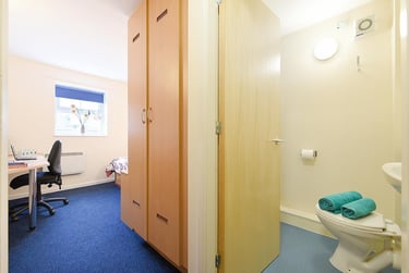 1 bed flat, Vicarage Hill, City Centre, Wrexham, LL137HN - Image 9